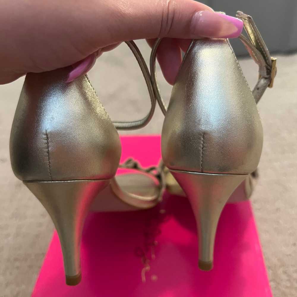 Lilly Pulitzer Gold Metallic Carly Sandal Size 6.5 - image 4