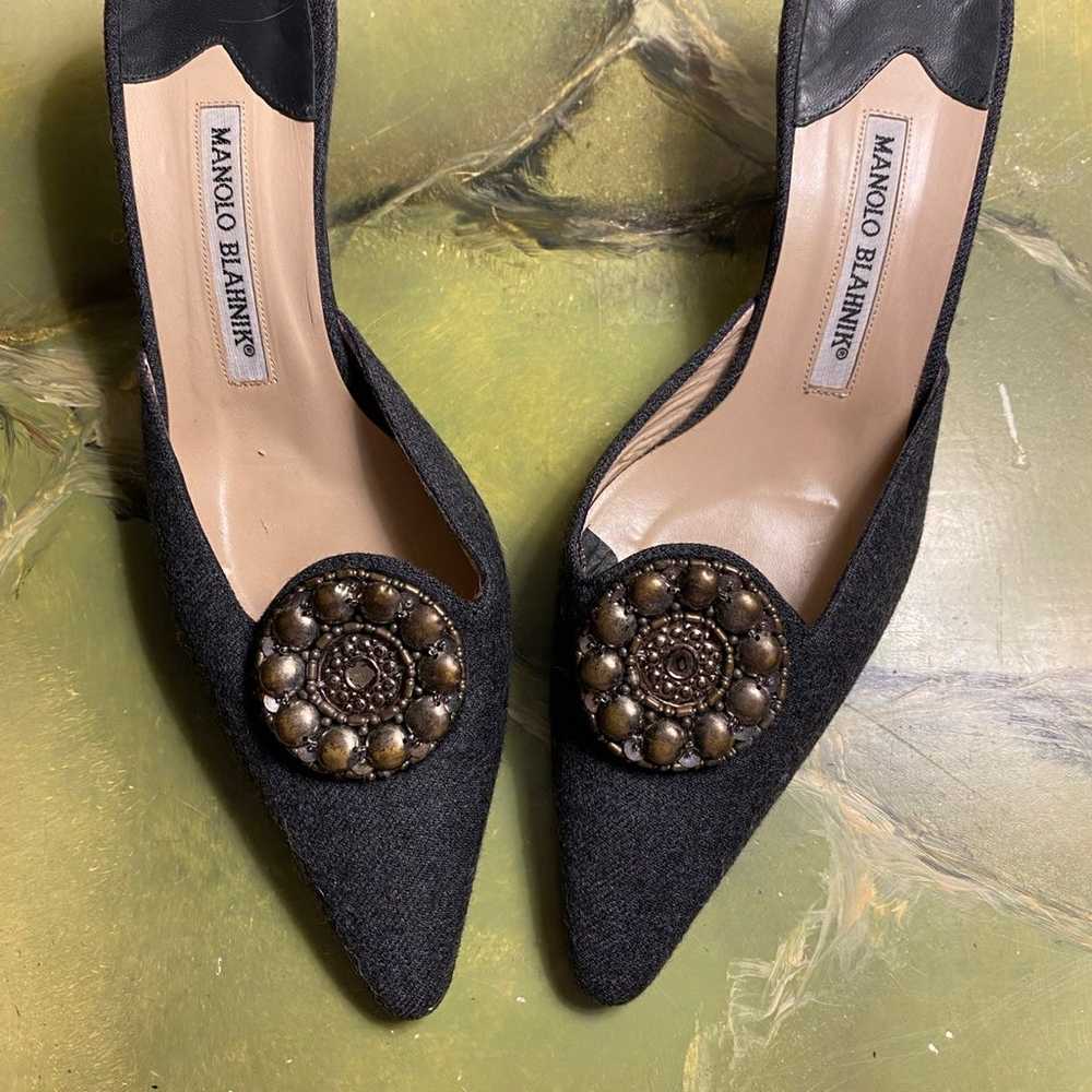 manolo blahnik kitten heel shoes - image 1