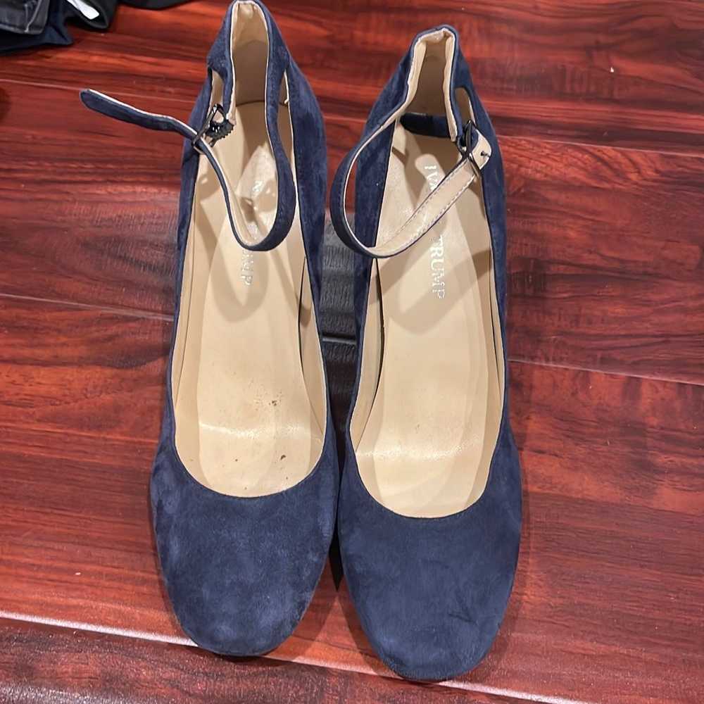 Womens Ivanka Trump suede blue heels size 8 - image 1