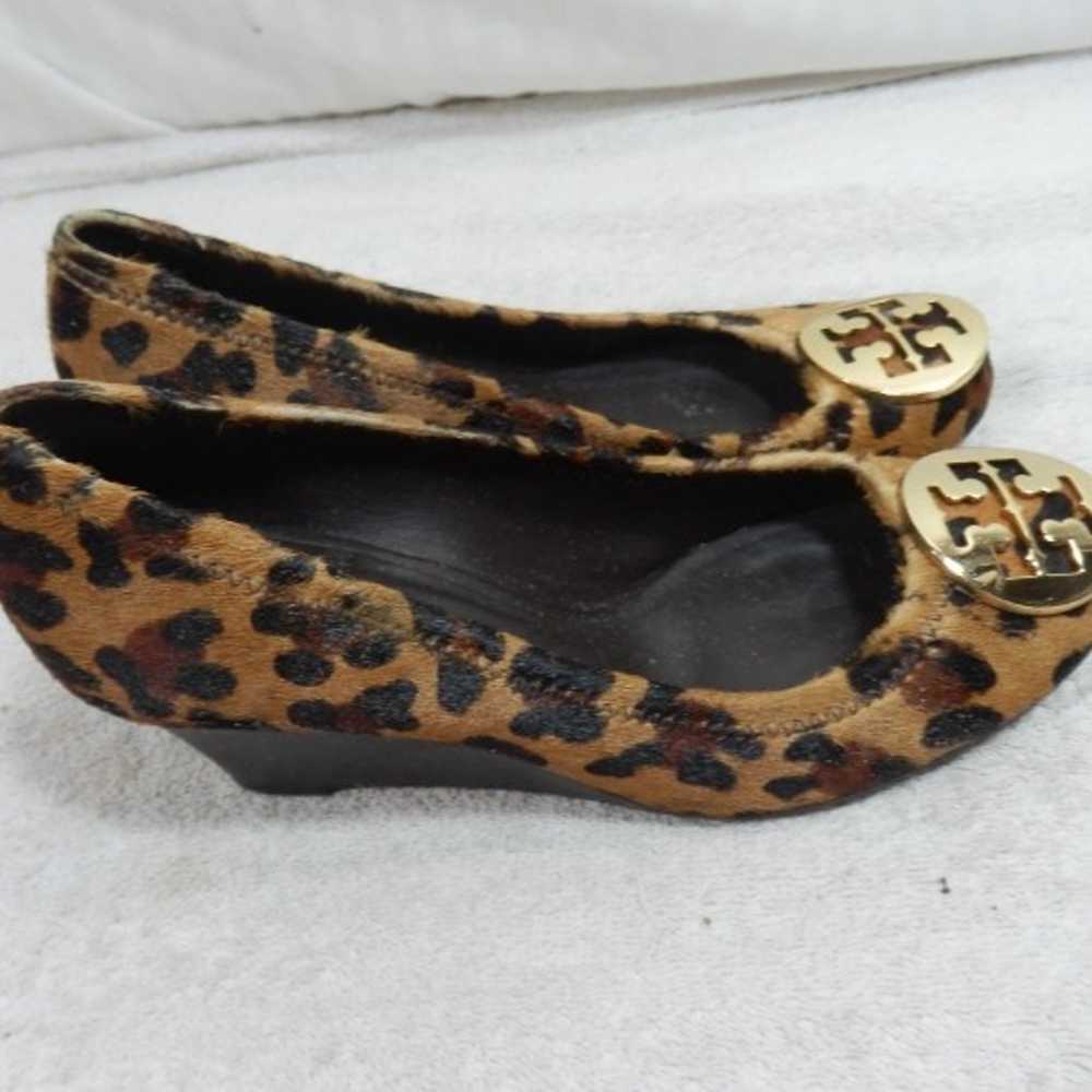 Tory Burch Wedge Haircalf  7.5 M - image 4