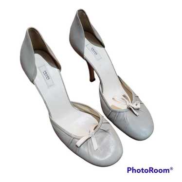 PRADA GREY taupe LEATHER PUMPS W/ GROSGRAIN BOW s… - image 1