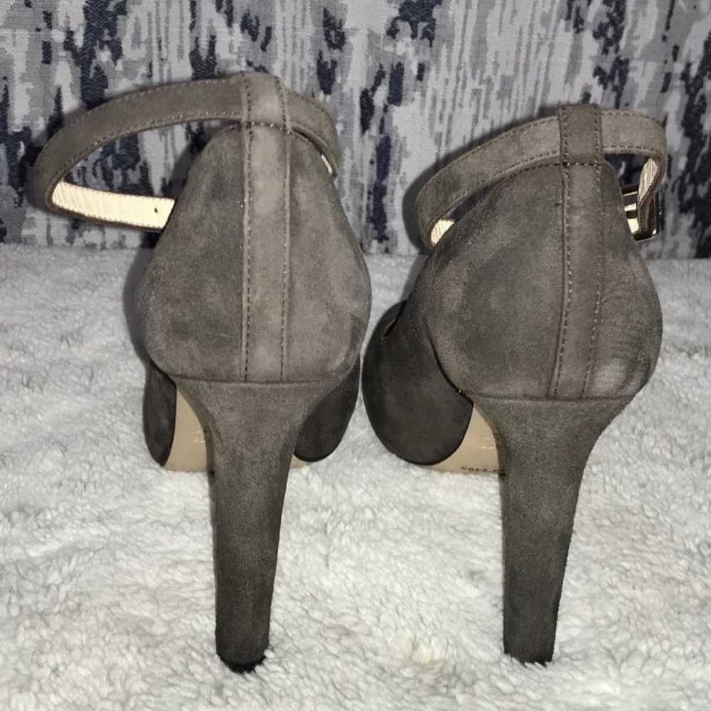 Max Mara women's dark grey leather suede pumps he… - image 3