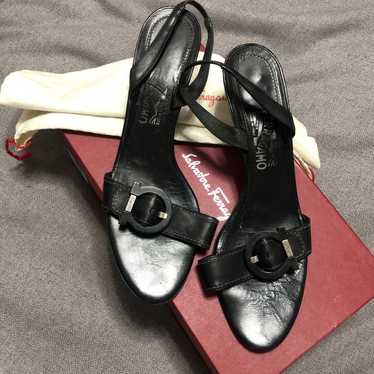 $135 SALVATORE FERRAGAMO KITTEN HEELED S - image 1