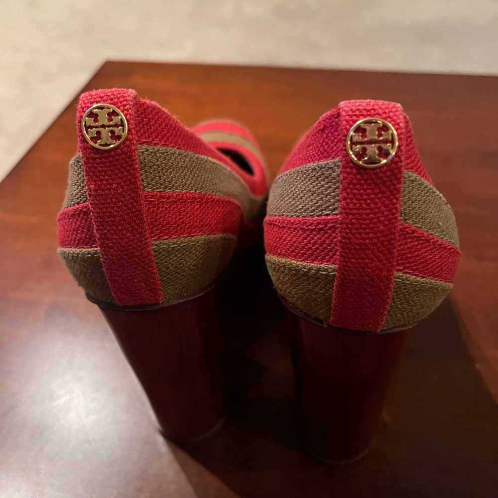 TORY BURCH Canvas Printed Joelle Pumps Size: 7.5 - image 6