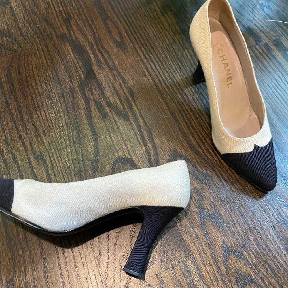 Chanel White and Black Pumps - image 6