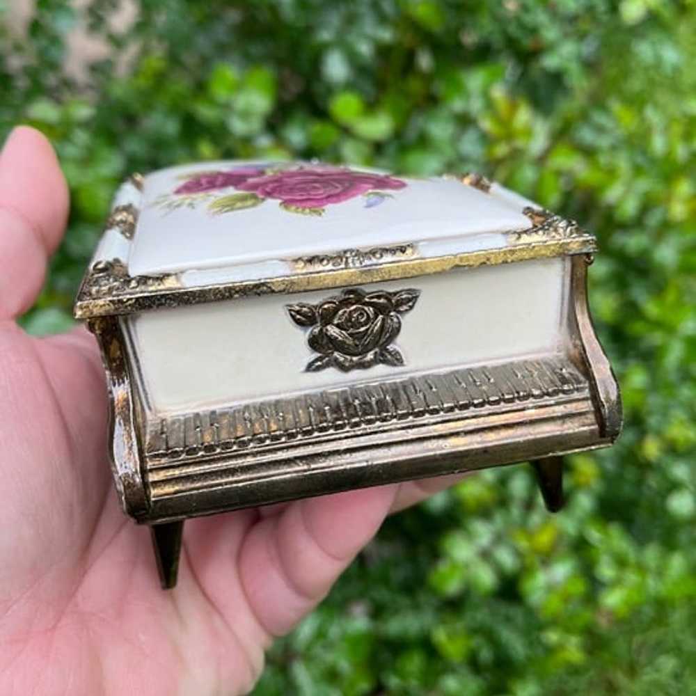 Vintage Baby Grand Piano Music / Jewelry Box - image 3