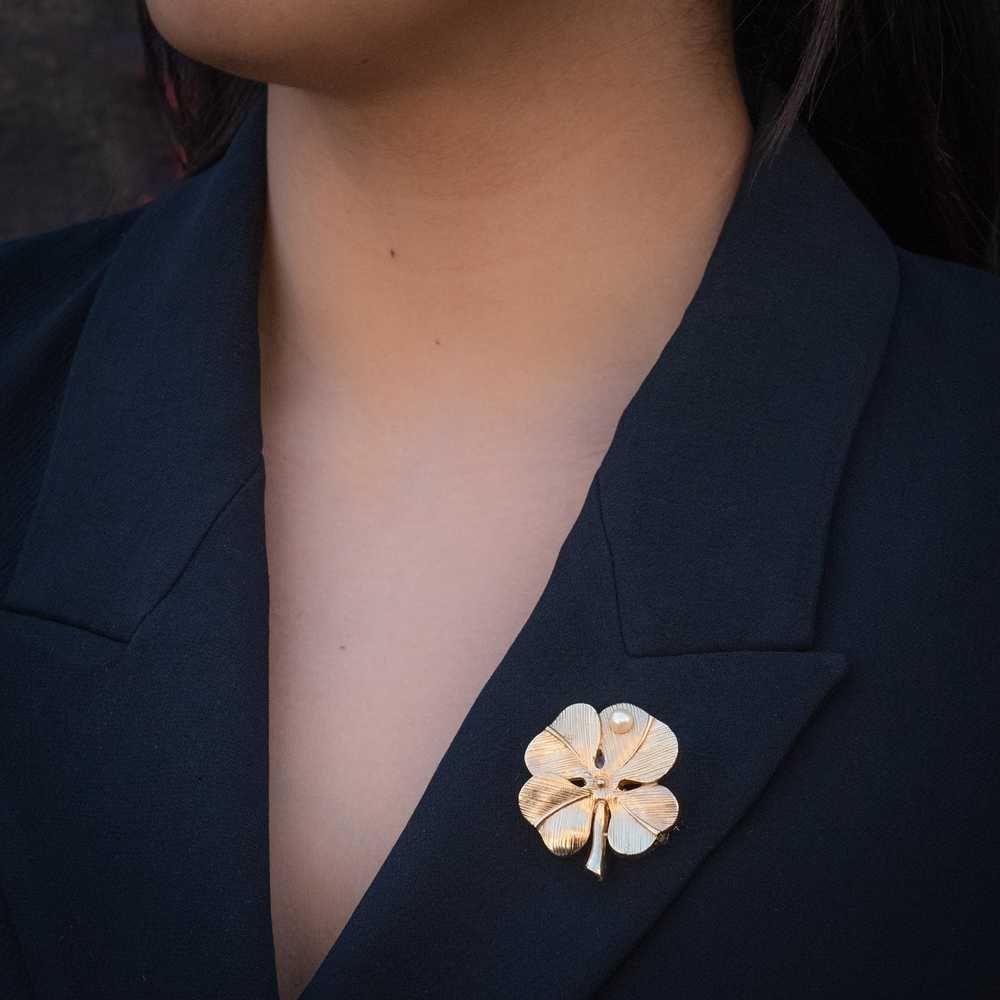 Day To Night Clover Brooch by Boucher - image 8