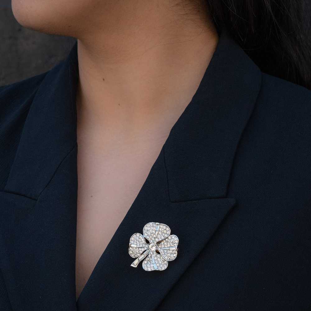 Day To Night Clover Brooch by Boucher - image 9