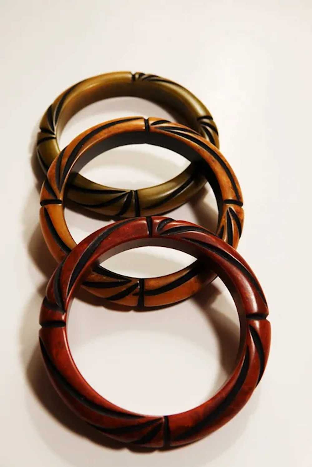 CLASSIC BAMBOO Carved Bakelite Bracelet / Bangle … - image 5