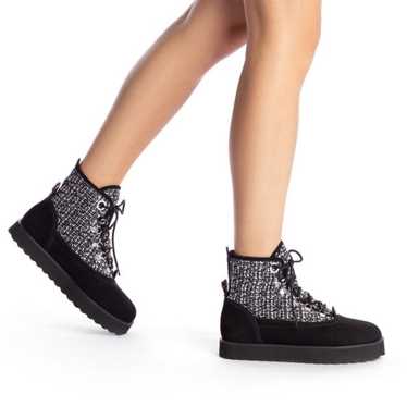 NWOT Women’s Larroude Vail Ankle Platform Boots – 