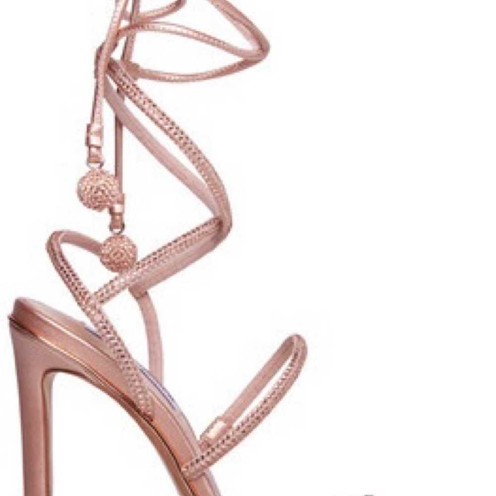 Steve Madden unveiled rose gold heels - image 2
