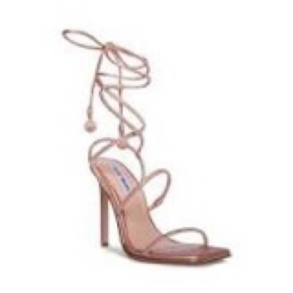 Steve Madden unveiled rose gold heels - image 3