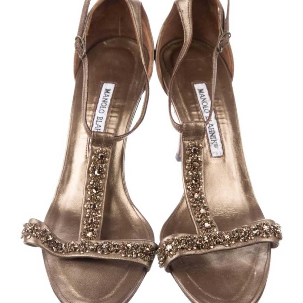 Manolo Blahnik gold leather t strap sandals with … - image 2