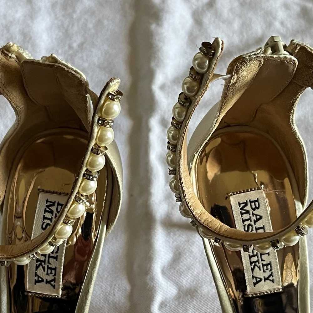 BADGLEY Mischka “HANNAH” Imitation Pearl Sandal N… - image 3