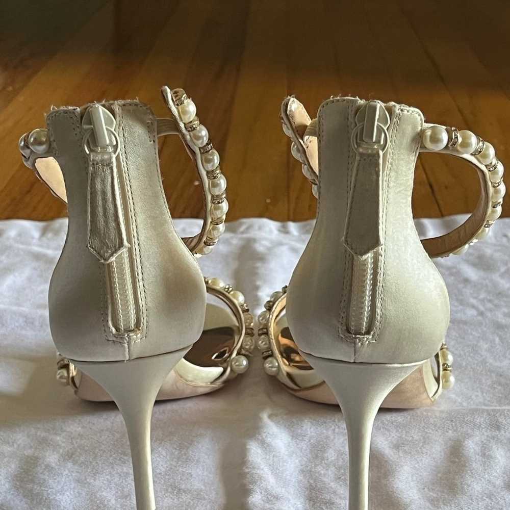 BADGLEY Mischka “HANNAH” Imitation Pearl Sandal N… - image 6