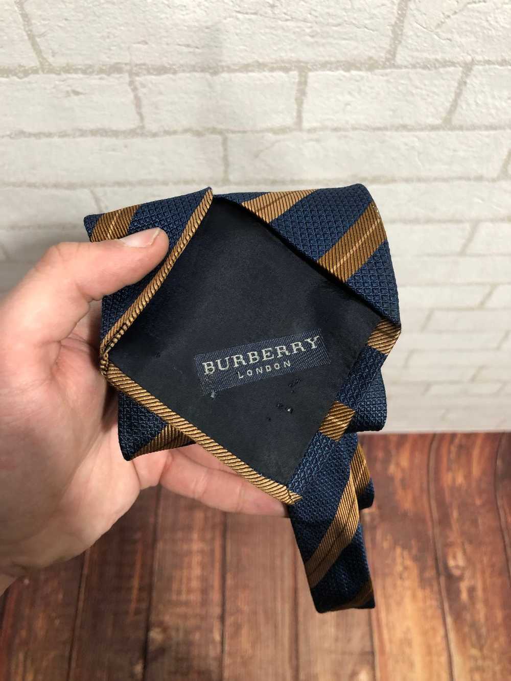 Burberry × Luxury × Vintage Vintage Burberry Nova… - image 9