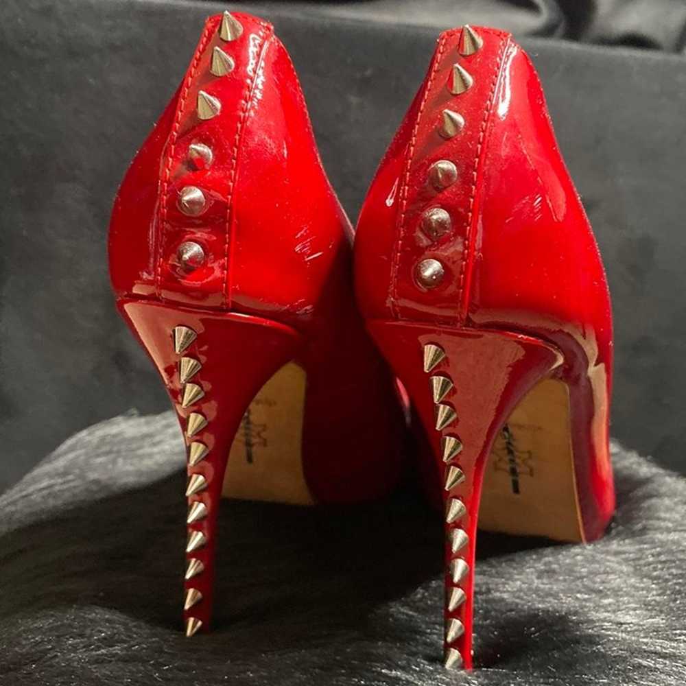 VINTAGE DOLCE VITA PATENT RED SPIKED PUMPS - image 3