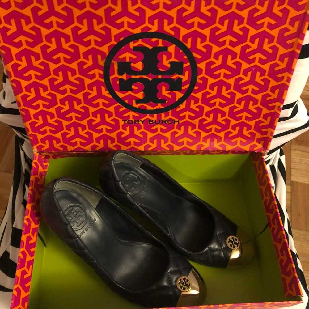 tory burch quilted heels - image 2