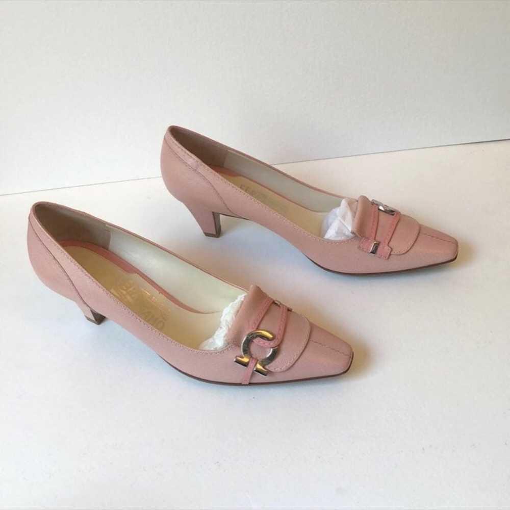 Original Ferragamo pink shoes, size 8b - image 2