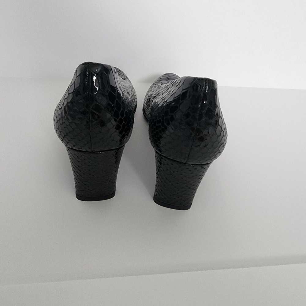 Stuart Weitzman Black Snake Print Leather Pumps S… - image 3