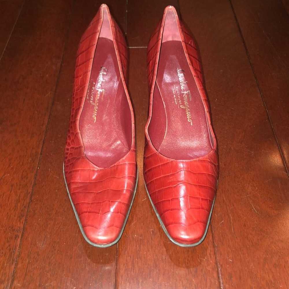 Salvatore Ferragamo boutique red heels pumps croc… - image 9
