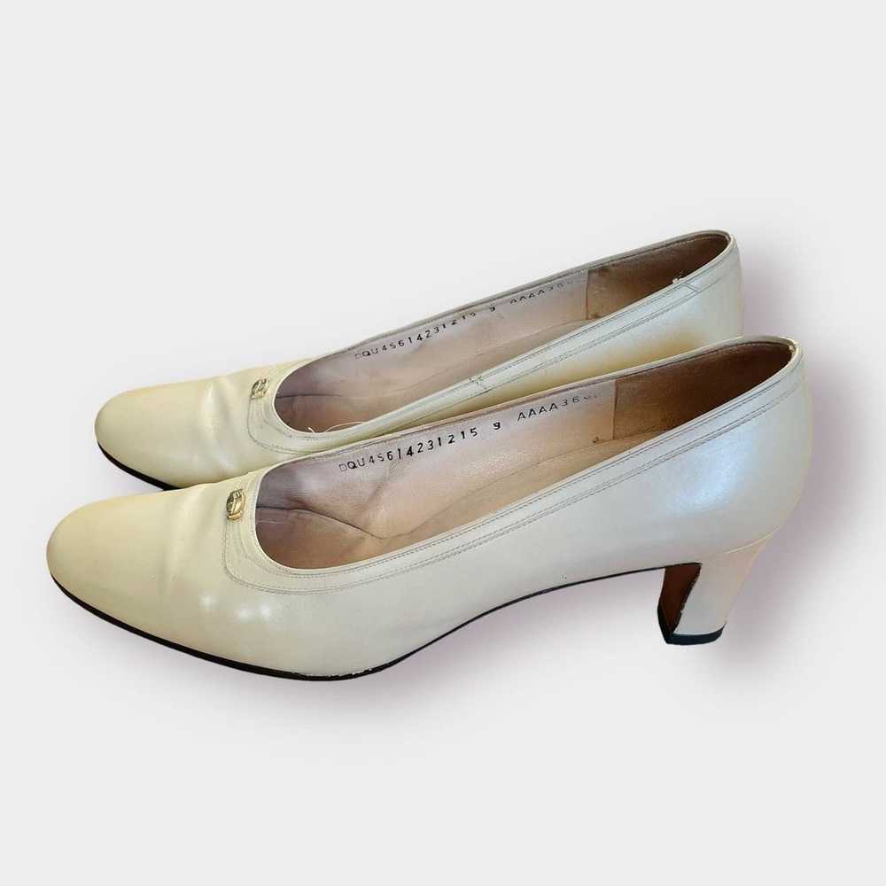 60s Ferragamo Cream Heels - image 4