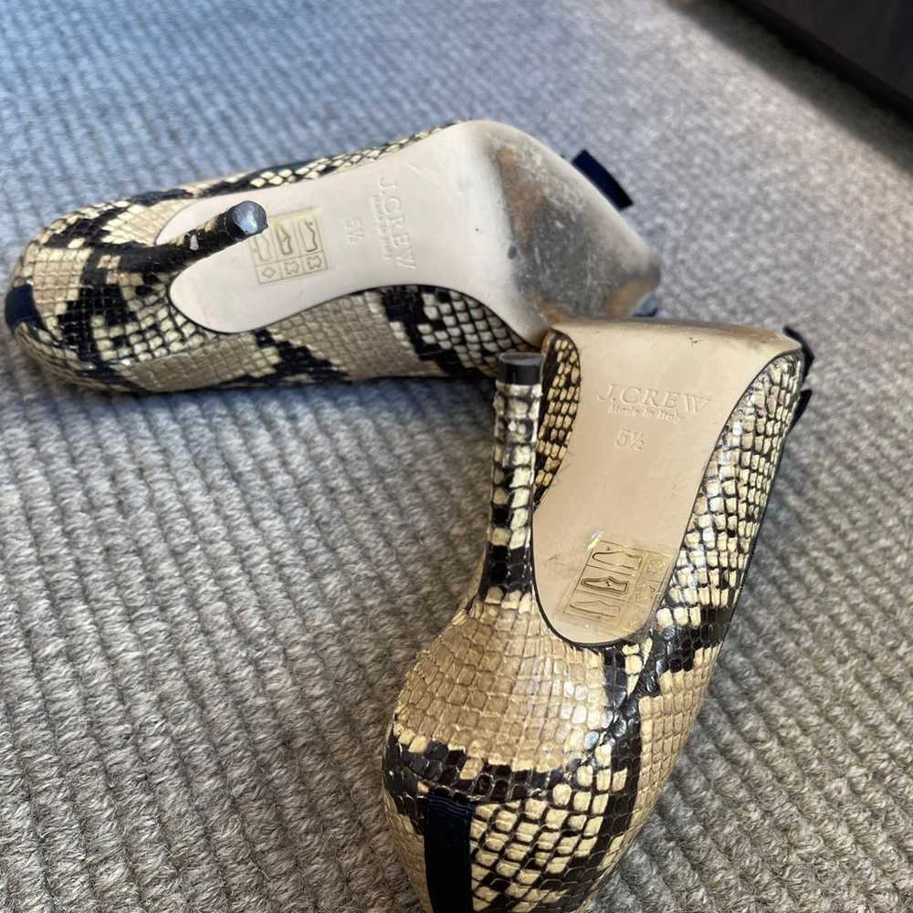 J. CREW SNAKE PRINT 3” HEELS with a Gemstone bow … - image 9