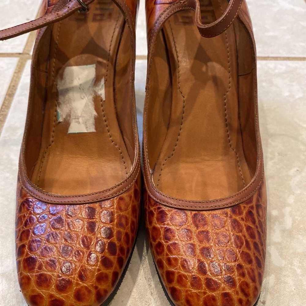 GIVENCHY ALL LEATHER SHOES 38,5” in good condition - image 3