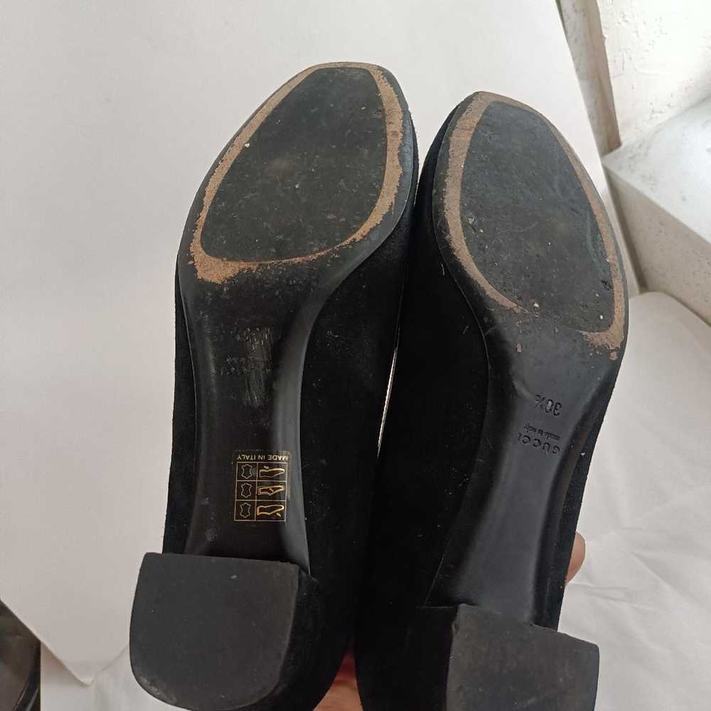 GUCCI iconic Black suede classic horsebit pumps 3… - image 10