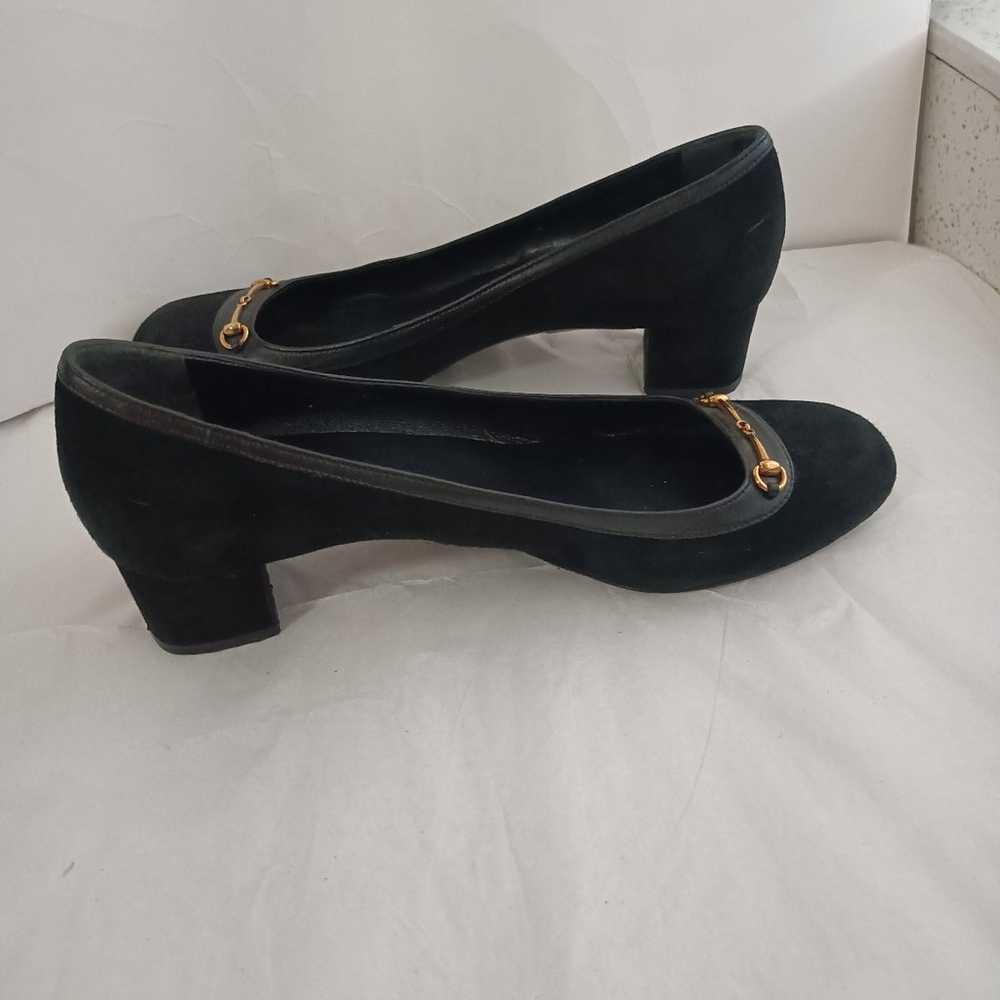 GUCCI iconic Black suede classic horsebit pumps 3… - image 11