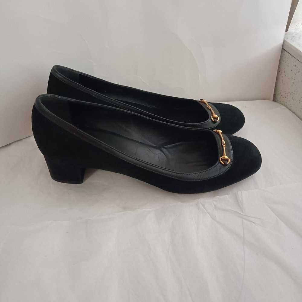 GUCCI iconic Black suede classic horsebit pumps 3… - image 12