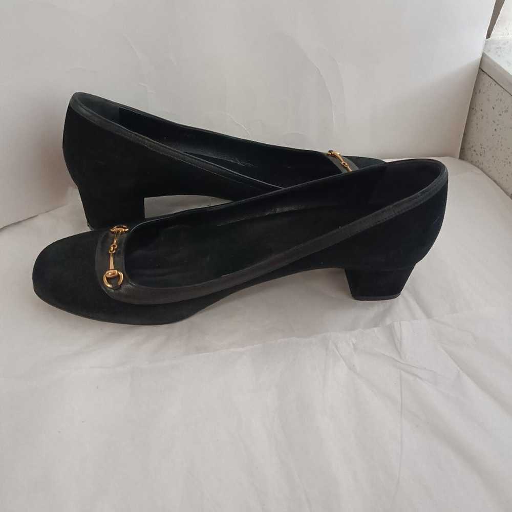 GUCCI iconic Black suede classic horsebit pumps 3… - image 3