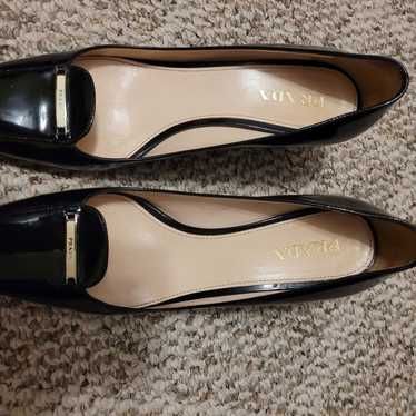 Prada women leather shoes in black. - image 1