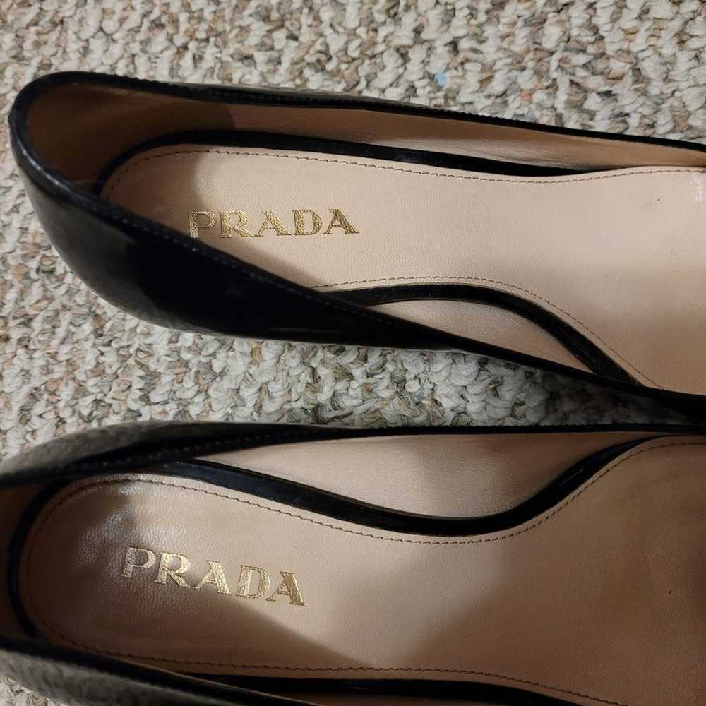 Prada women leather shoes in black. - image 5