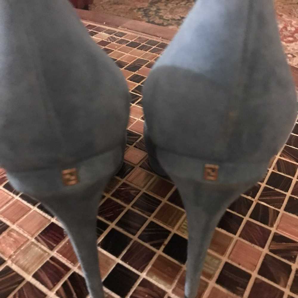 heels size 10 - image 2