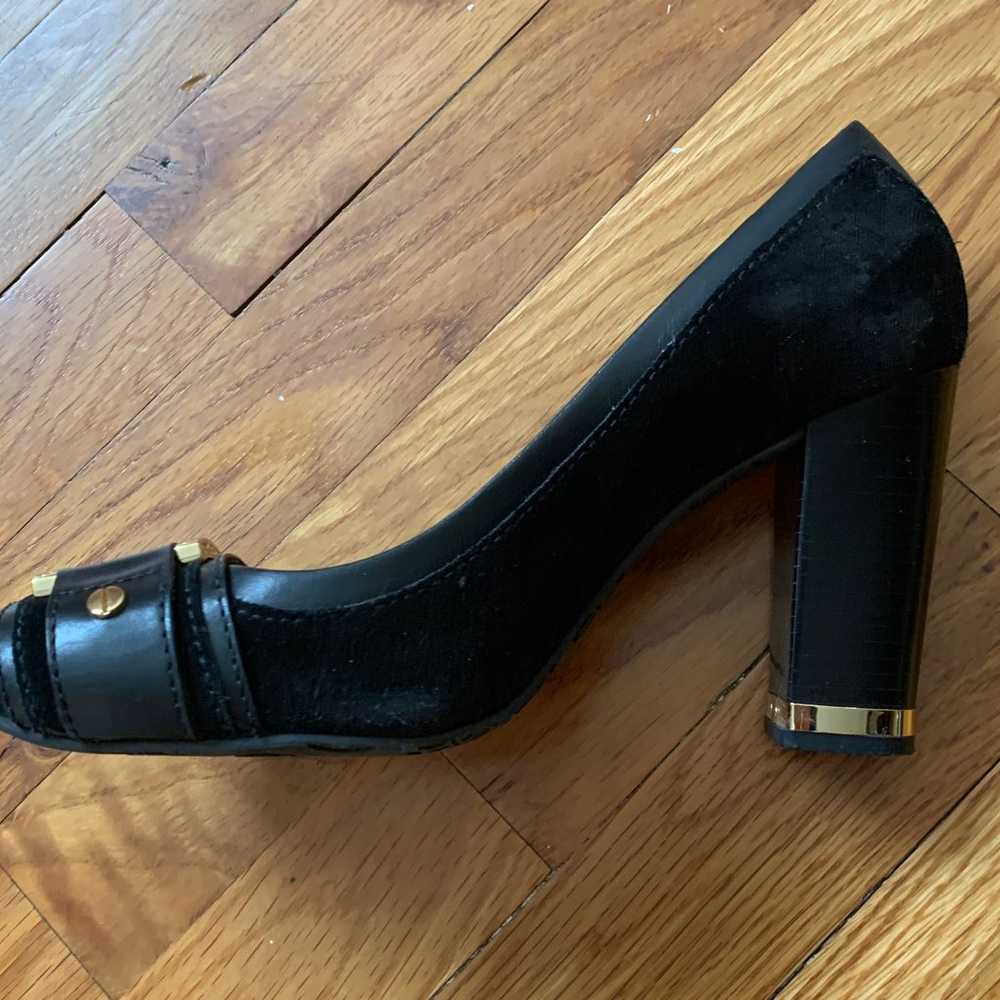 Tory Burch Leather Pump Sz 8 Perfect! - image 3