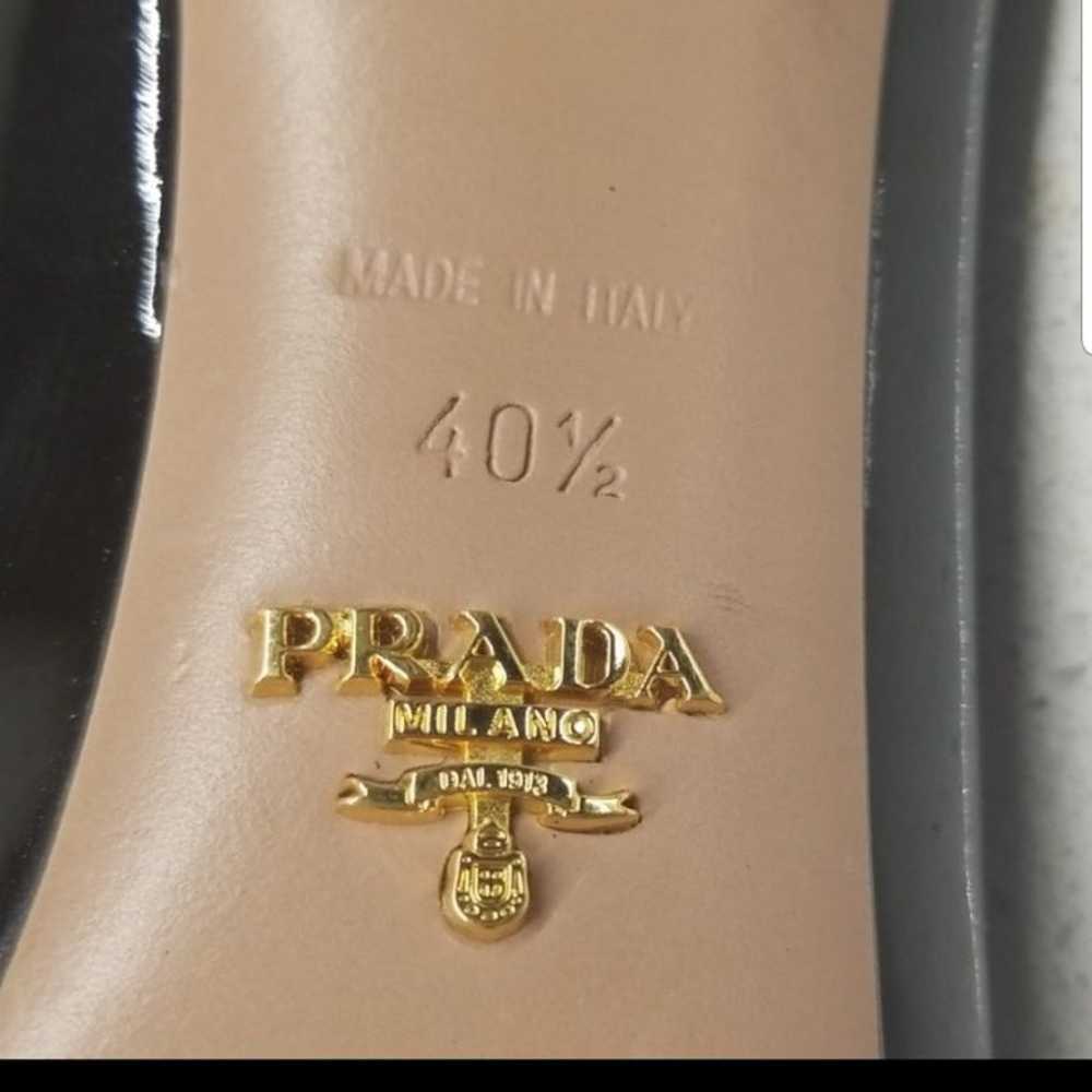 PRADA black patent leather pumps size10 - image 8