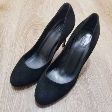 Gucci round toe suede black heels