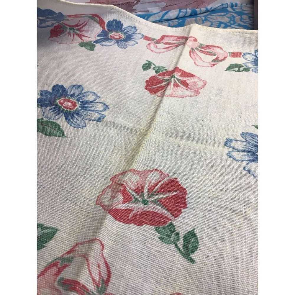 Vintage Vintage Linen Table Cover Red & Blue Flor… - image 4