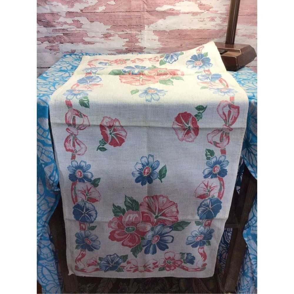 Vintage Vintage Linen Table Cover Red & Blue Flor… - image 6
