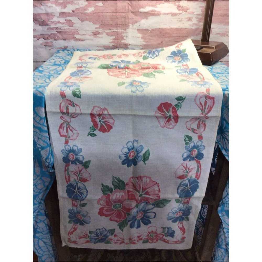 Vintage Vintage Linen Table Cover Red & Blue Flor… - image 7