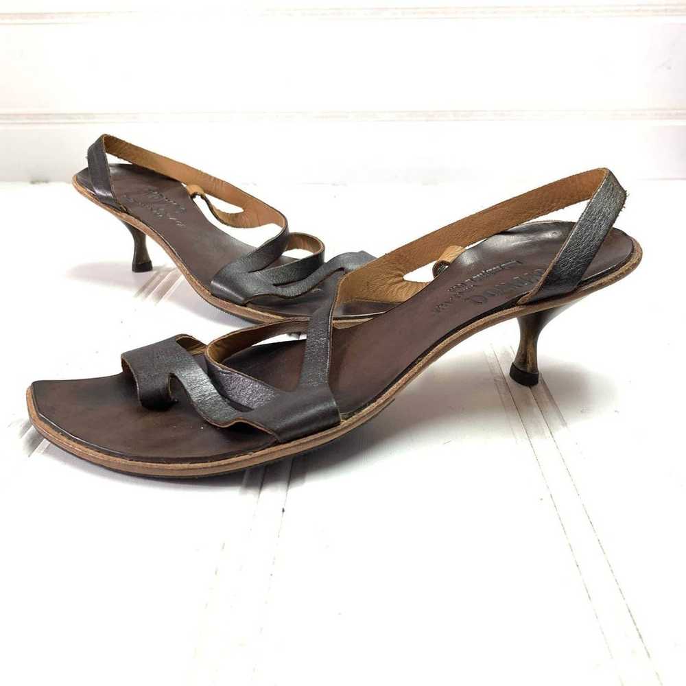 CYDWOQ Kitten Heel Brown Leather Sandals - image 5