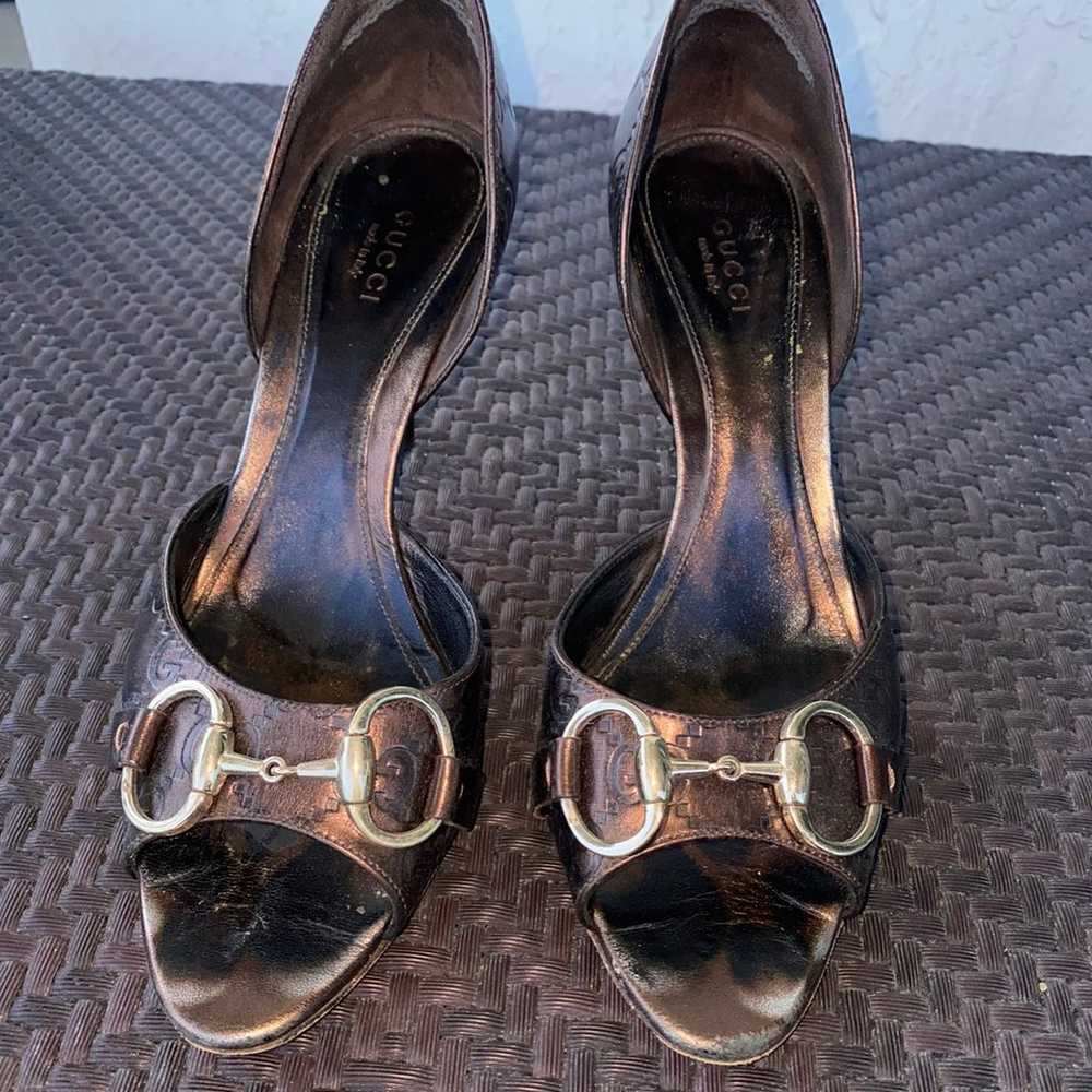 Gucci brown leather pee-toe pumps gold h - image 6