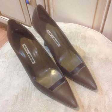 Manolo Blahnik dark brown pump