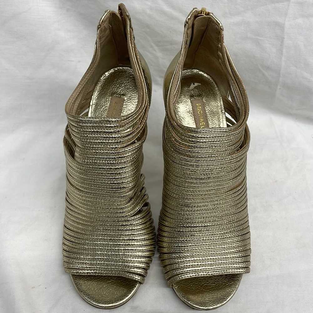 Michael Kors gold leather zip back heels ladies s… - image 1
