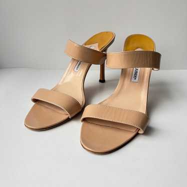 manolo blahnik patent leather sandals tan beige