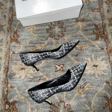 Manolo offers Blahnik black and white heels with rubber grip sole 36.5 (6.5us)