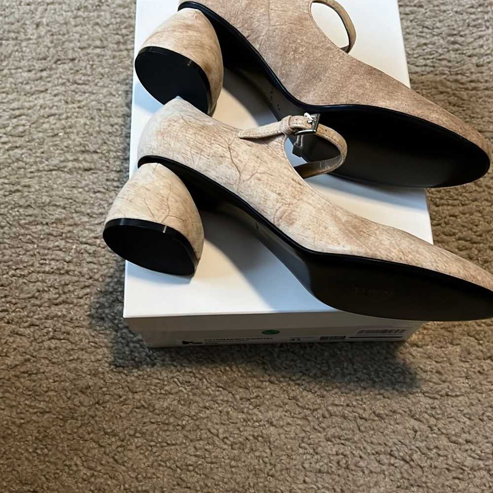 Carven beige block heel shoe - image 5