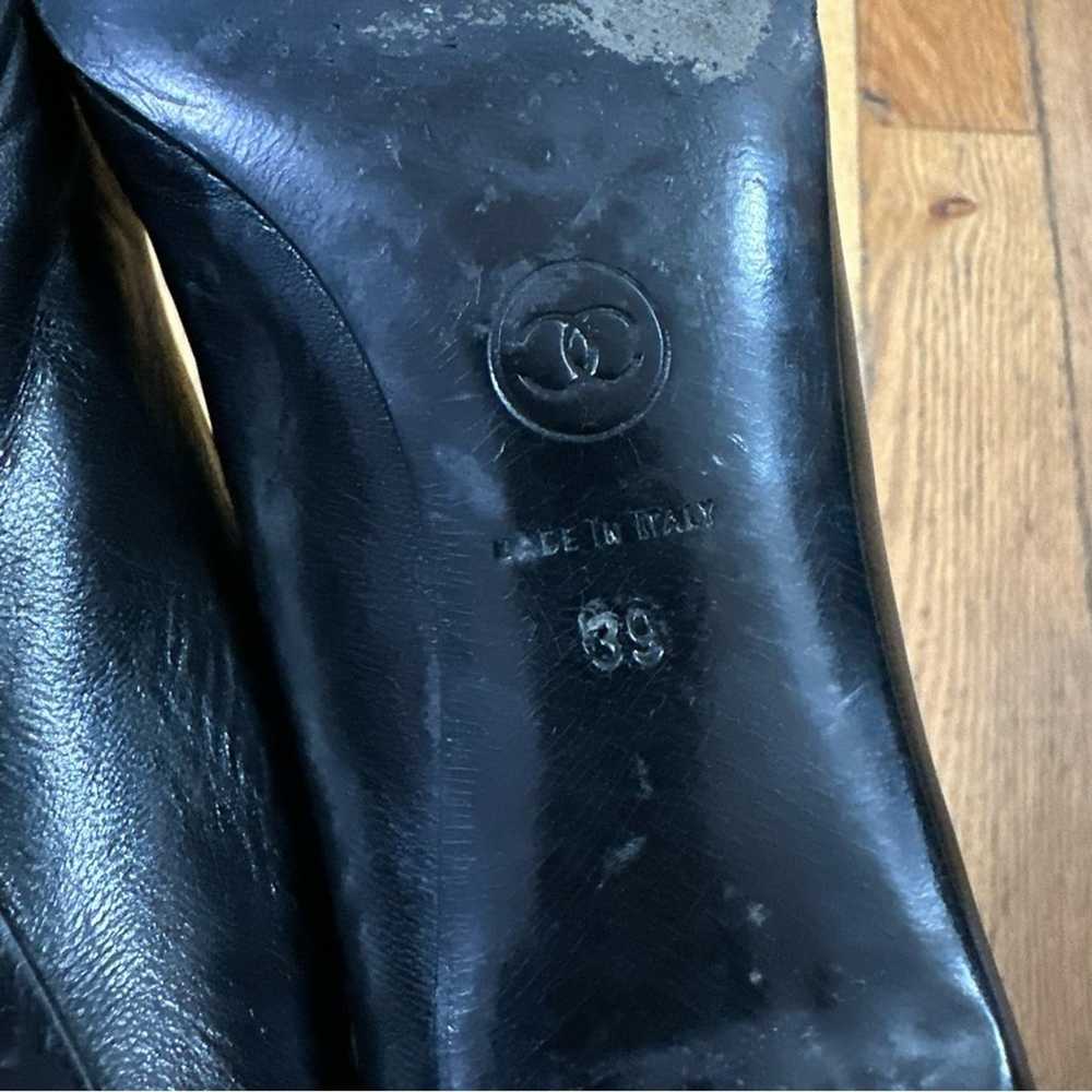 Vintage Chanel Black Leather Cap Toe Pumps Size 39 - image 6