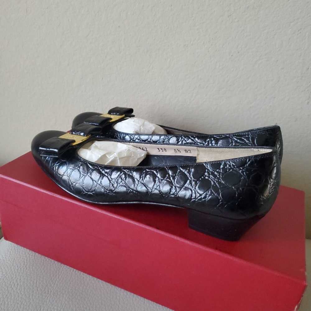 Salvatore Ferragamo vara croc black narrow size 8… - image 4